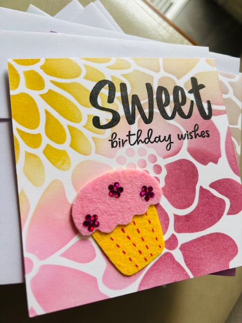 cupcake - yellow/rose